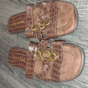 Brown /Crocodile-Embossed -Slide Sandals with Gold Accents/ W Sz 8.5